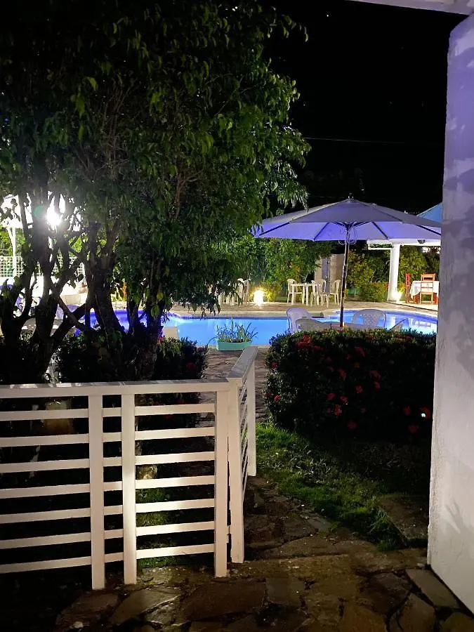 Lutix Hotels El Limon