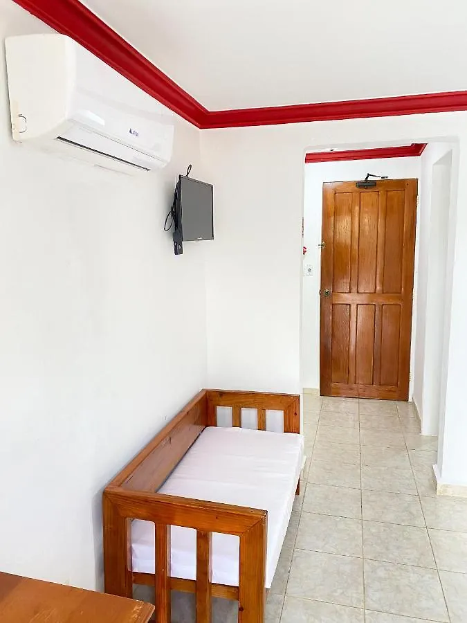 Lutix Hotels El Limon