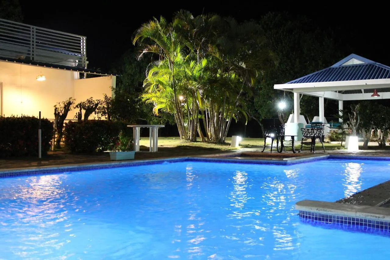 Lutix Hotels El Limon