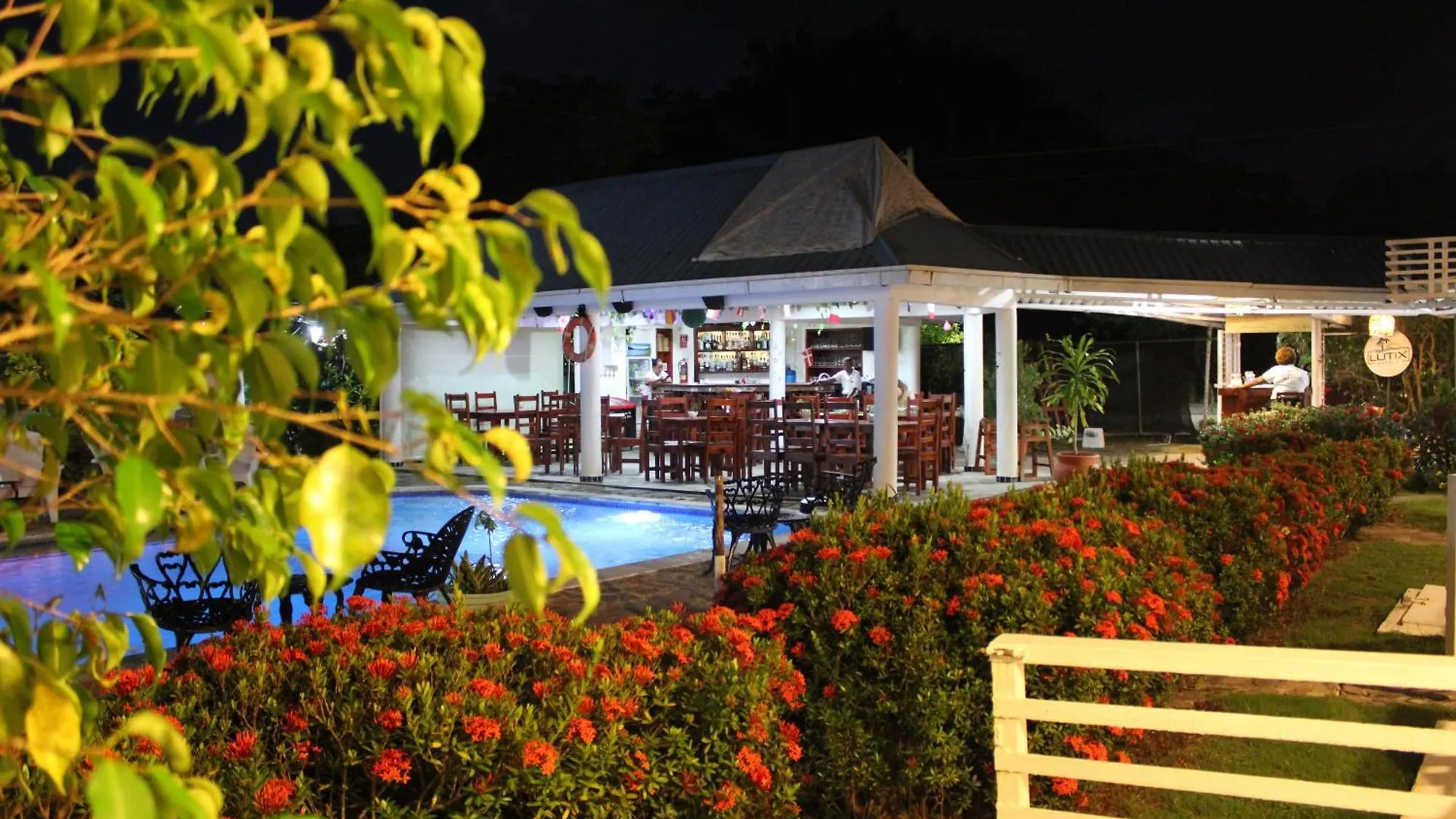 Lutix Hotels El Limon